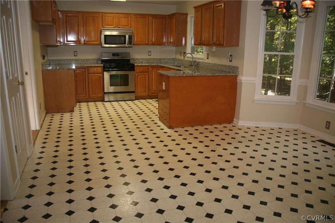 5806 Rosebay Forest Road Midlothian, VA 23112 - Photo 15 of 39 Gallery Image 15