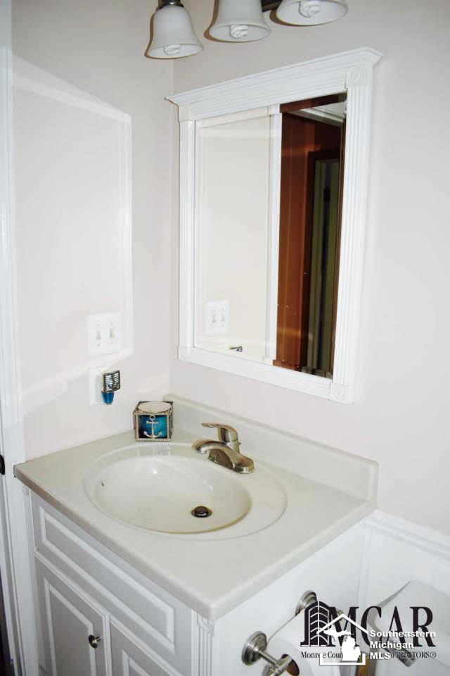 1986 Vivian Road Monroe, MI 48162 - Photo 24 of 31 Main Floor Bathroom