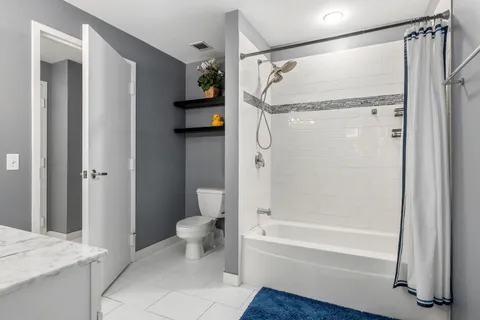 $289,000 | 5 North Wabash Avenue, Unit 1103, Chicago, IL 60602