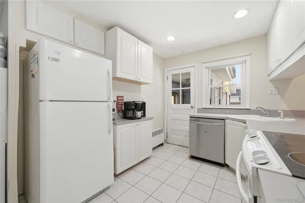 $629,000 | 1217 Ellis Street, Holbrook, NY 11741