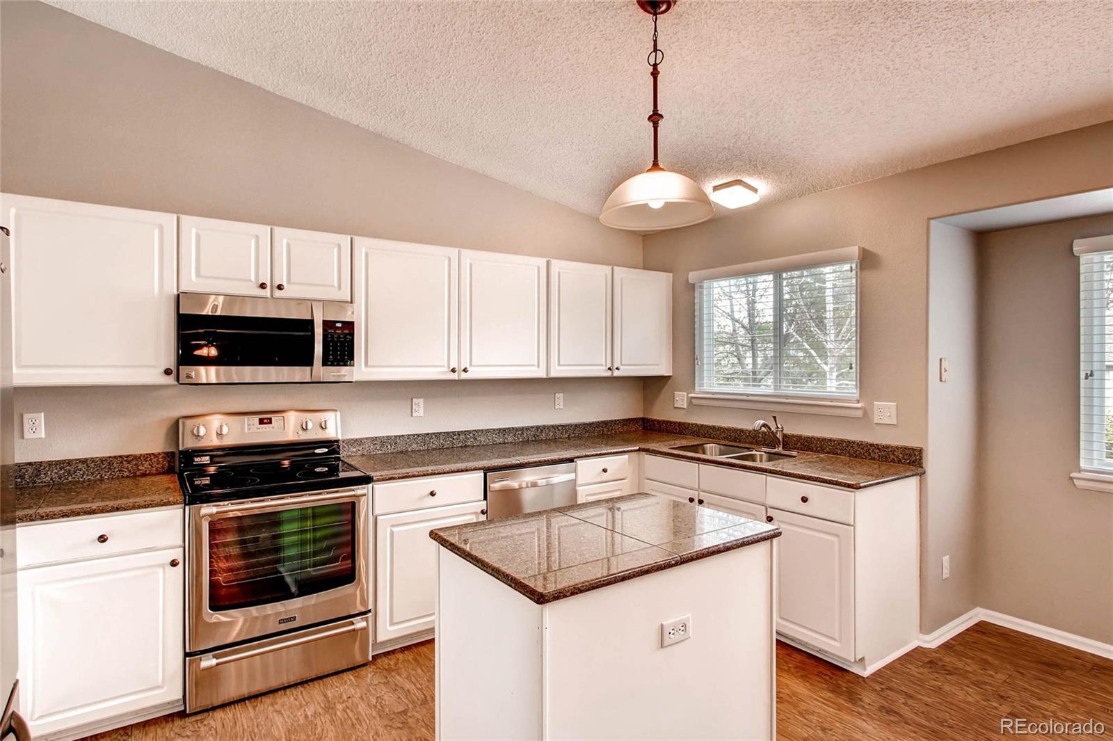 10606 Hyacinth Court Highlands Ranch, CO 80129 - Photo 8 of 28