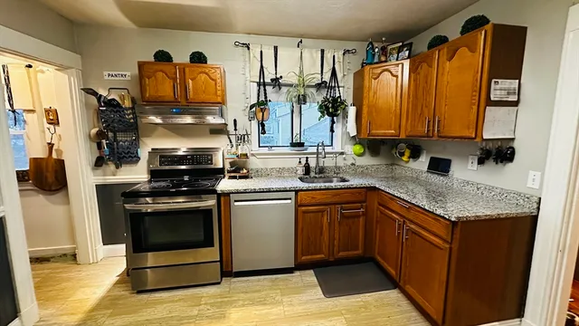 $3,000 | 139 Stetson Street, Unit 2, Braintree, MA 02184