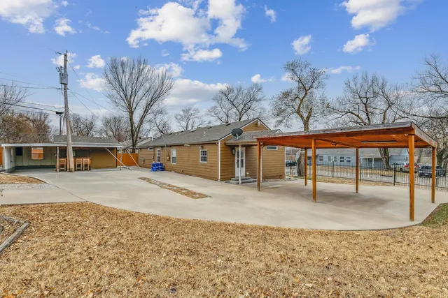 $172,000 | 2970 South Sayles Court, Wichita, KS 67210