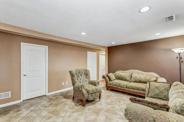 $172,000 | 2970 South Sayles Court, Wichita, KS 67210