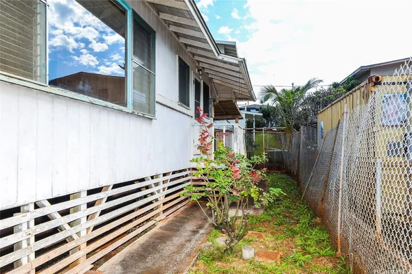 $768,000 | 99-118 Olopana Street, Aiea, HI 96701
