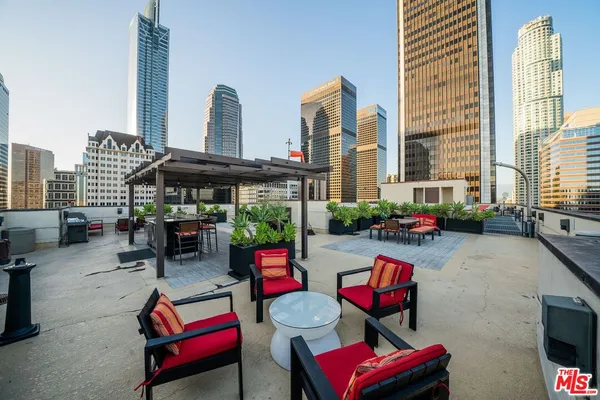 $2,100 | 655 South Hope Street, Unit 1401, Los Angeles, CA 90017