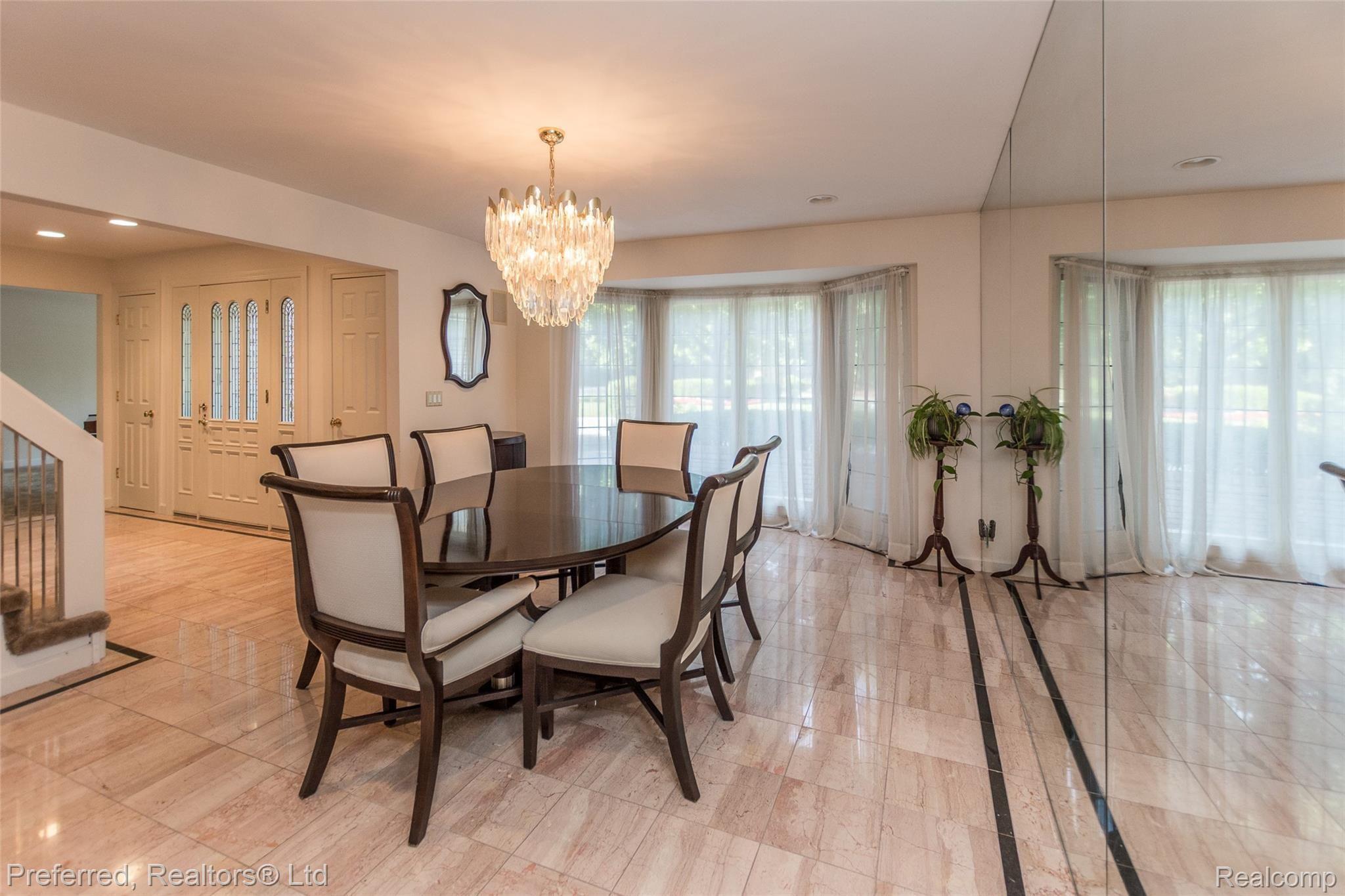 34015 Lyncroft Street Farmington, MI 48331 - Photo 5 of 34 DSC_3064B.jpg