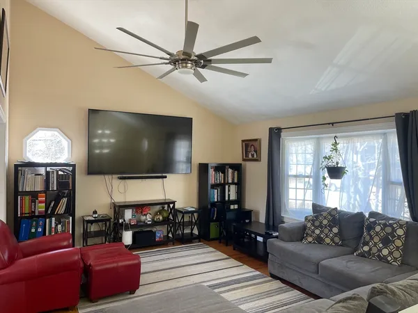 $625,000 | 849 Crane Avenue South, Taunton, MA 02780