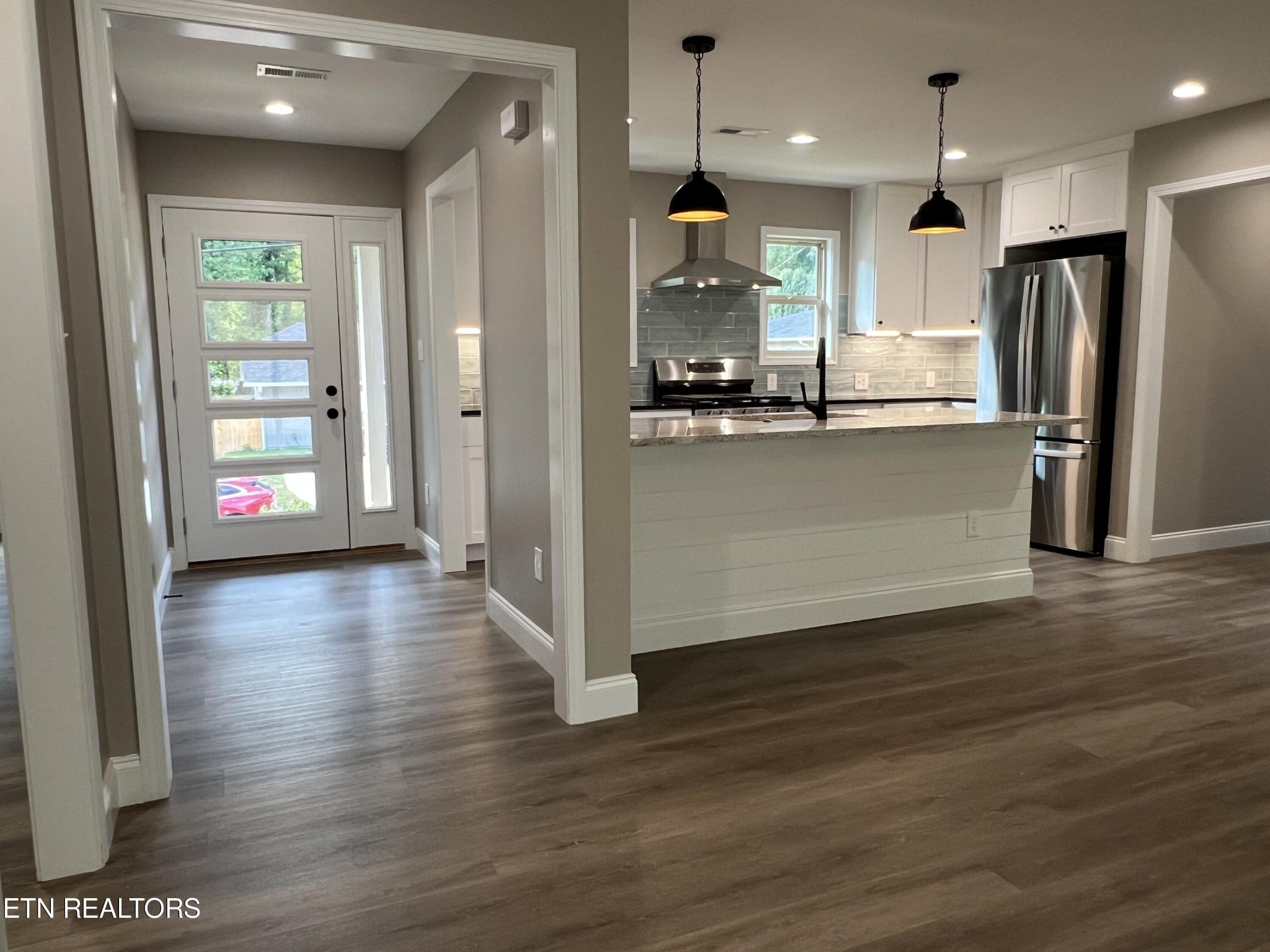 117 Wade Lane Oak Ridge, TN 37830 - Photo 4 of 22 Gallery Image 4