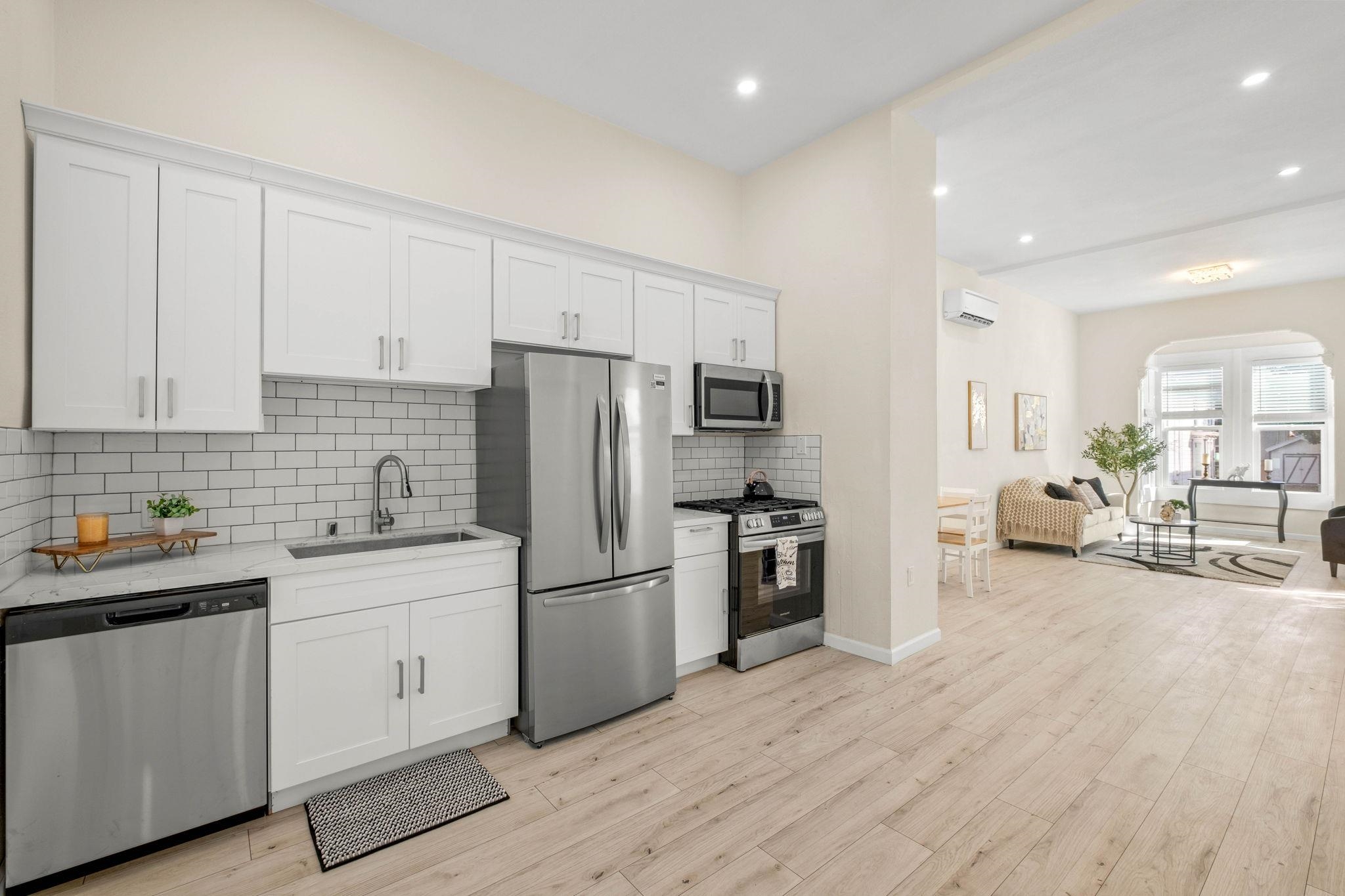 879 Wood Street Oakland, CA 94607 - Photo 12 of 58