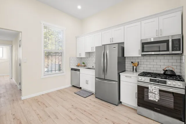 $739,000 | 879 Wood Street, Oakland, CA 94607