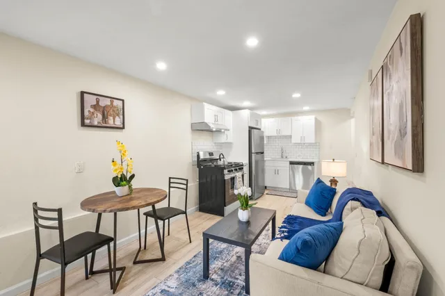 $739,000 | 879 Wood Street, Oakland, CA 94607