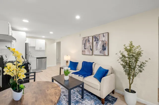 $739,000 | 879 Wood Street, Oakland, CA 94607