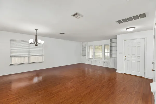 $322,000 | 144 Vicksburg Loop, Elgin, TX 78621