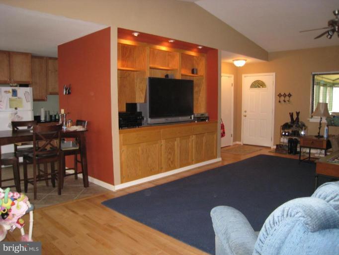 2098 Rutherford Lane Amissville, VA 20106 - Photo 7 of 16 Living Room #2