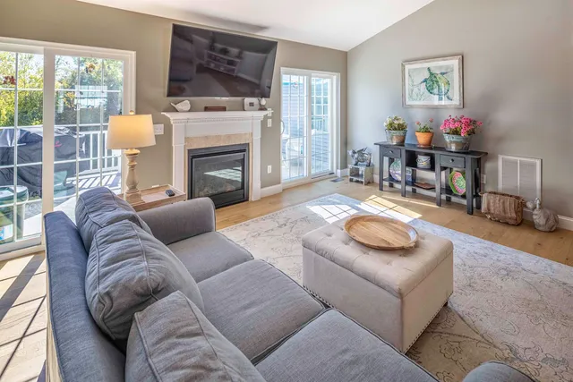 $559,900 | 16 B Lunas Avenue, Epping, NH 03042