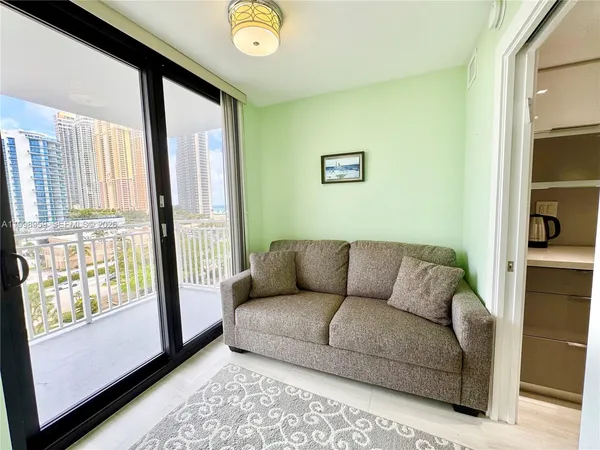 $2,650 | 210 174th Street, Unit 816, Sunny Isles Beach, FL 33160