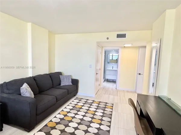 $2,650 | 210 174th Street, Unit 816, Sunny Isles Beach, FL 33160