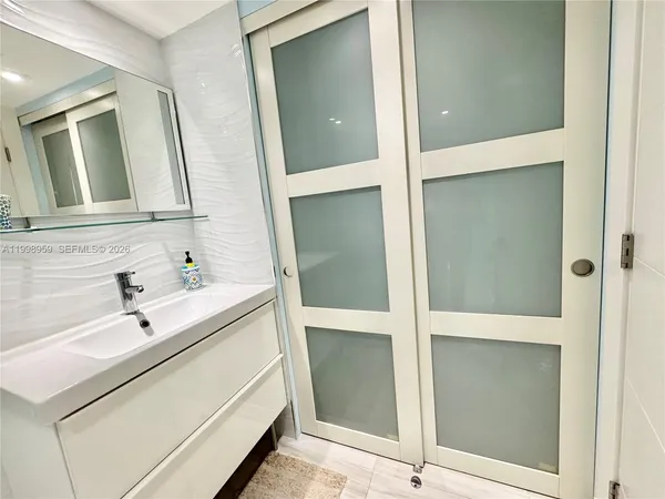 $2,650 | 210 174th Street, Unit 816, Sunny Isles Beach, FL 33160