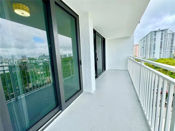 $2,650 | 210 174th Street, Unit 816, Sunny Isles Beach, FL 33160