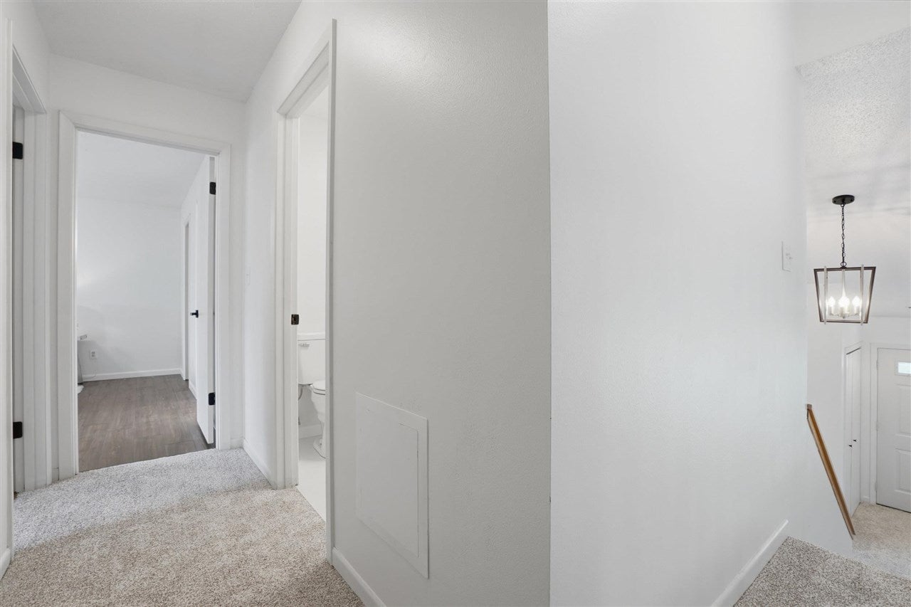 706 Holiday Road Coralville, IA 52241 - Photo 12 of 54 Gallery Image 12