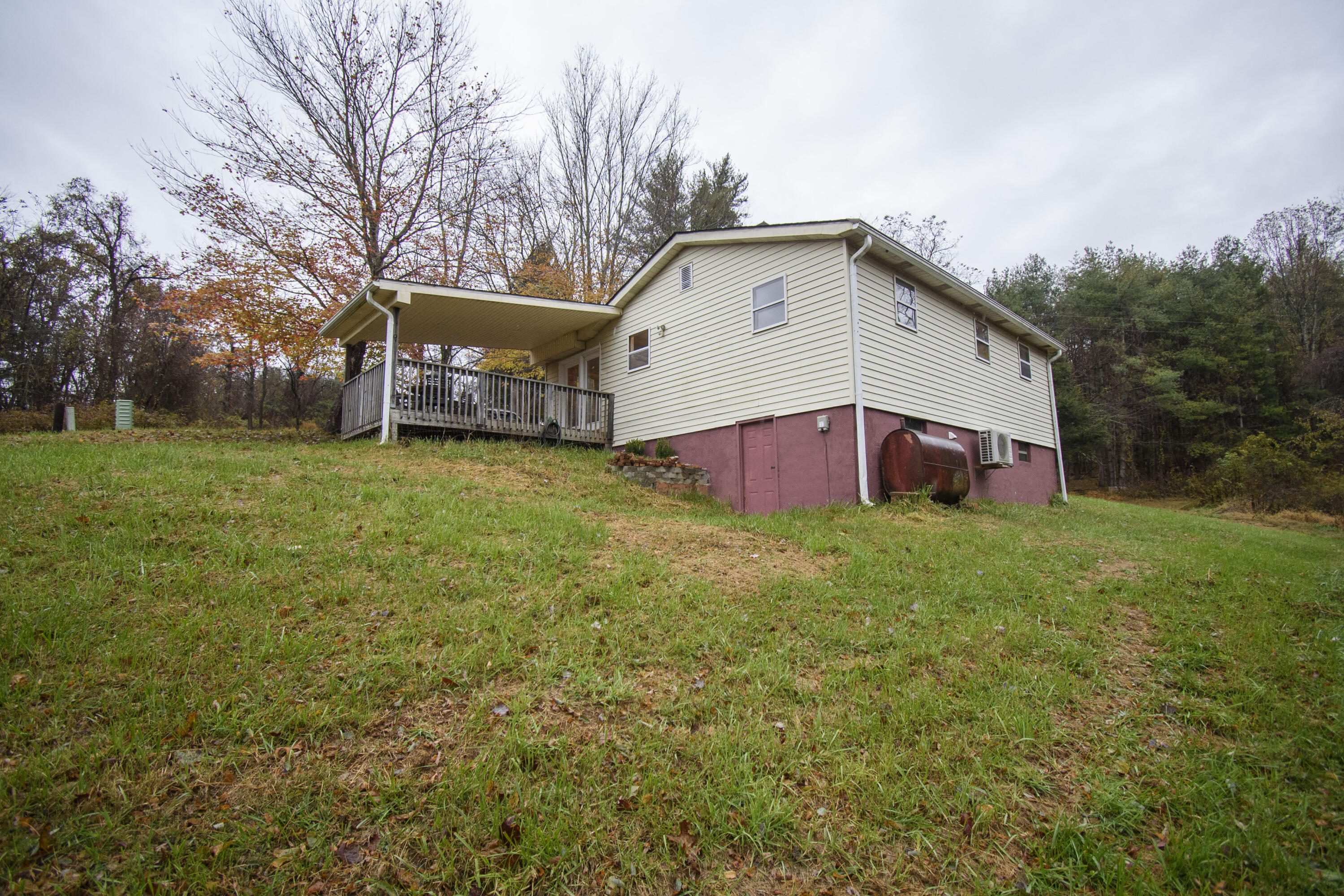 320 Stuart Road Southeast Copper Hill, VA 24079 - Photo 8 of 33 Stuart Rd_6