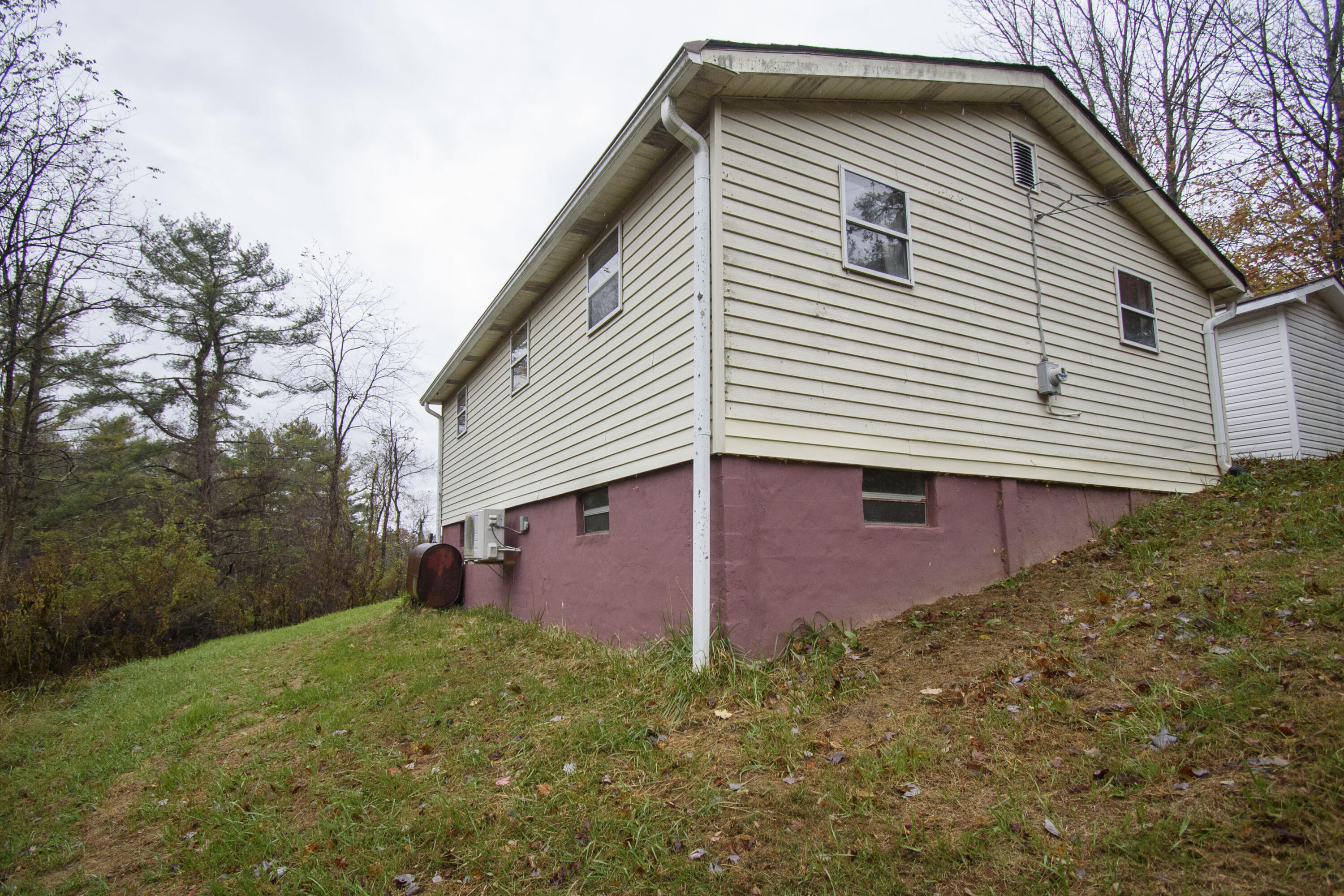 320 Stuart Road Southeast Copper Hill, VA 24079 - Photo 9 of 33 Stuart Rd_7