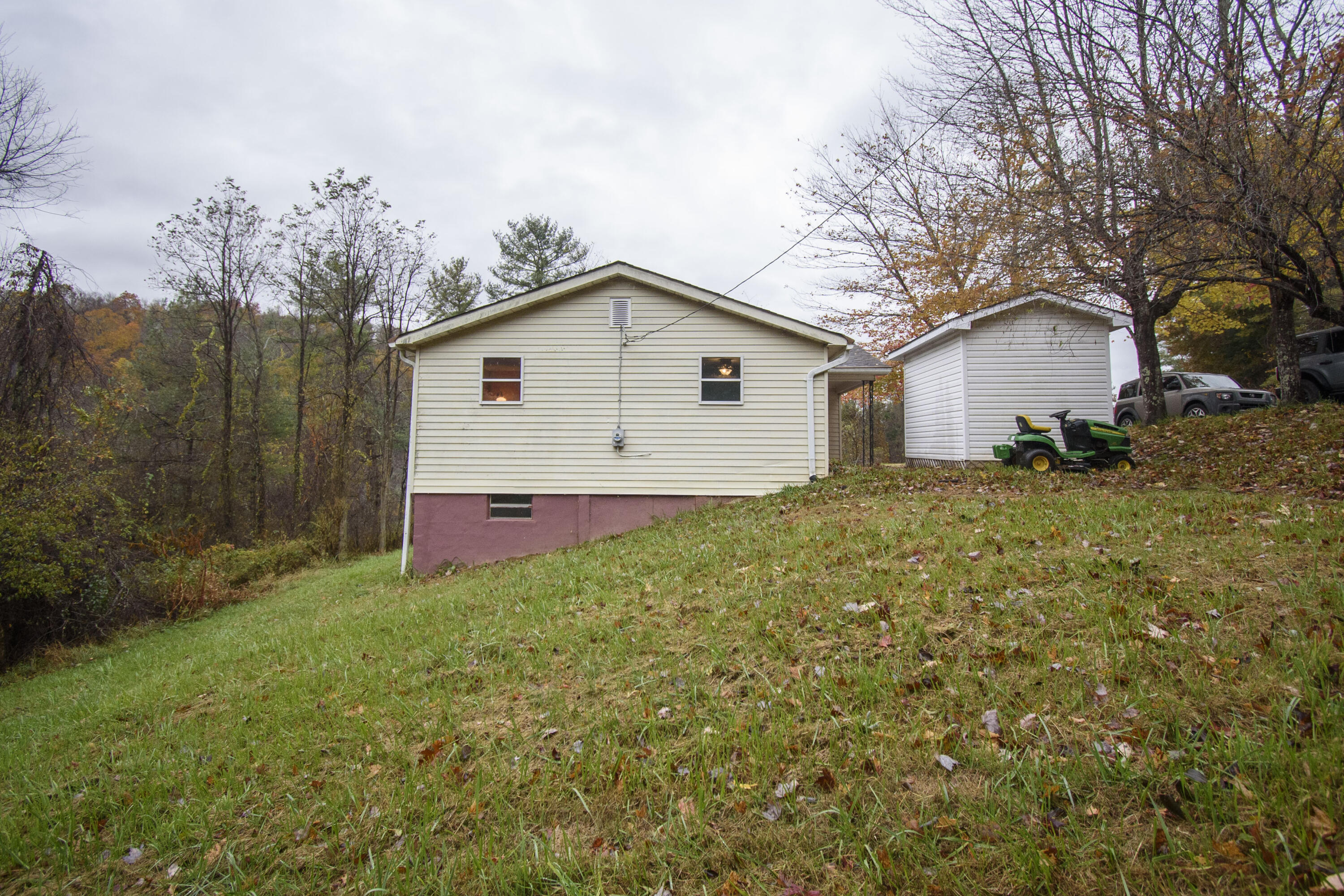 320 Stuart Road Southeast Copper Hill, VA 24079 - Photo 10 of 33 Stuart Rd_8