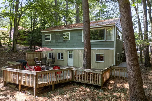 $237,900 | 94 Sagamore Street, Lake Luzerne, NY 12846