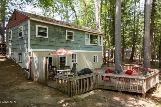 $237,900 | 94 Sagamore Street, Lake Luzerne, NY 12846