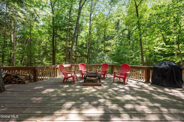 $237,900 | 94 Sagamore Street, Lake Luzerne, NY 12846