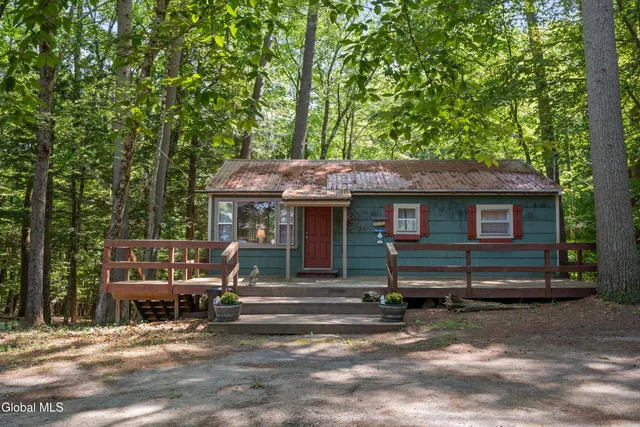 $237,900 | 94 Sagamore Street, Lake Luzerne, NY 12846