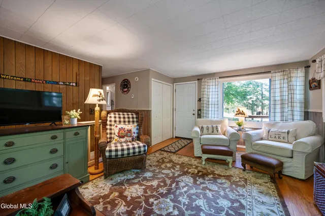 $237,900 | 94 Sagamore Street, Lake Luzerne, NY 12846