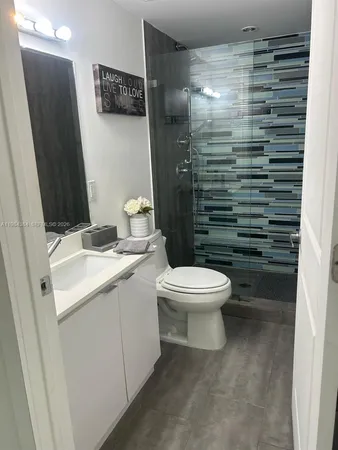 $2,000 | 801 15th Street, Unit 202, Miami Beach, FL 33139