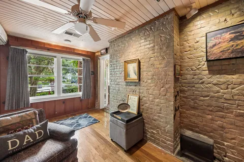 $1,795,000 | 2036 Brentwood Drive, Houston, TX 77019