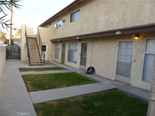$2,465 | 10708 Walnut Street, Los Alamitos, CA 90720