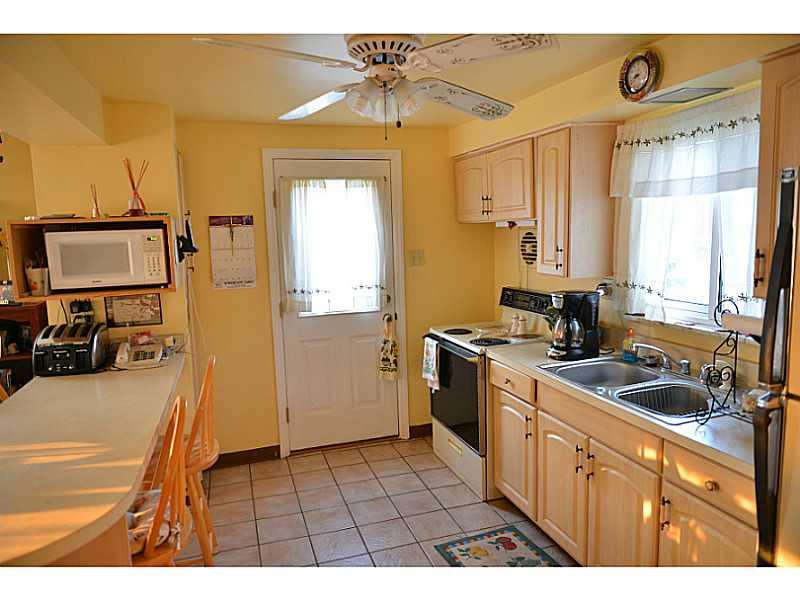 1074 Silver Lane McKees Rocks, PA 15136 - Photo 9 of 15 Kitchen.