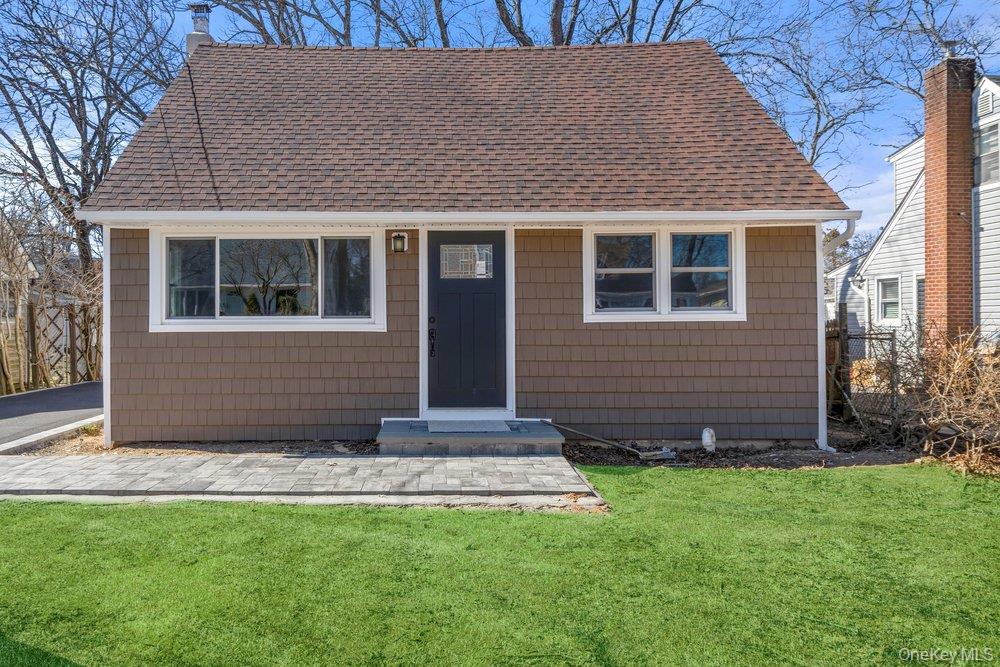 189 Trouville Road Copiague, NY 11726 - Photo 1 of 1
