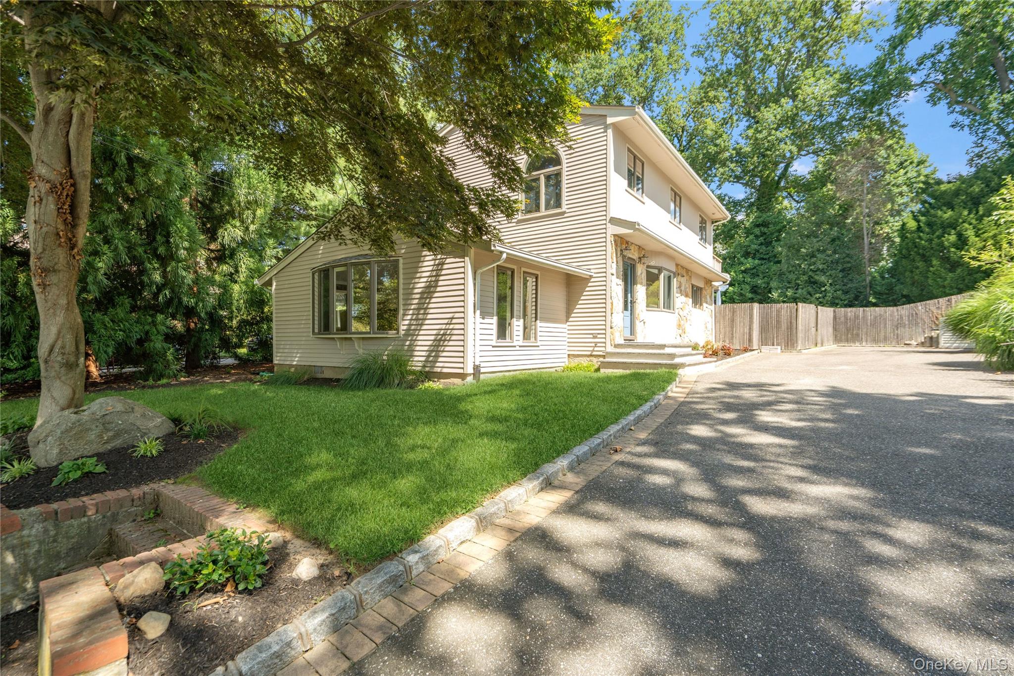 16 Westview Road Northport, NY 11768 - Photo 5 of 47 Gallery Image 5