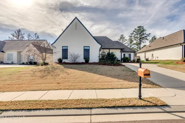 $375,000 | 209 Herons Bay Circle, Madison, MS 39110