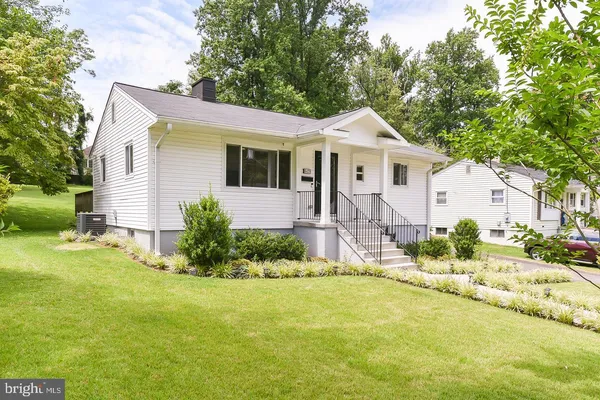$3,600 | 6429 Maplewood Drive, Falls Church, VA 22041