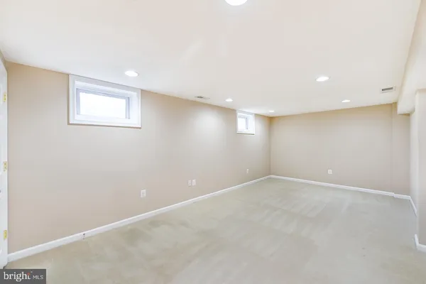 $3,600 | 6429 Maplewood Drive, Falls Church, VA 22041