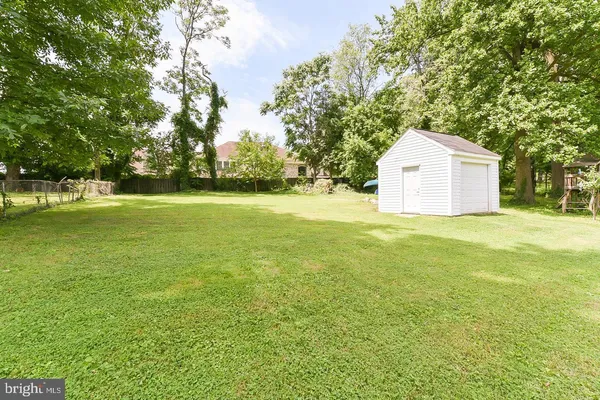 $3,600 | 6429 Maplewood Drive, Falls Church, VA 22041