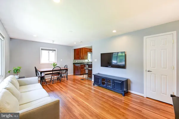 $3,600 | 6429 Maplewood Drive, Falls Church, VA 22041