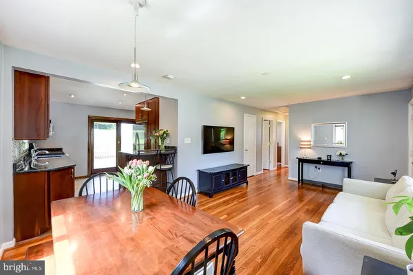 $3,600 | 6429 Maplewood Drive, Falls Church, VA 22041