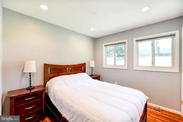 $3,600 | 6429 Maplewood Drive, Falls Church, VA 22041
