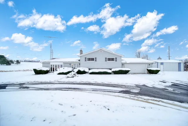 $284,875 | 11495 West Carleton Road, Clayton, MI 49235