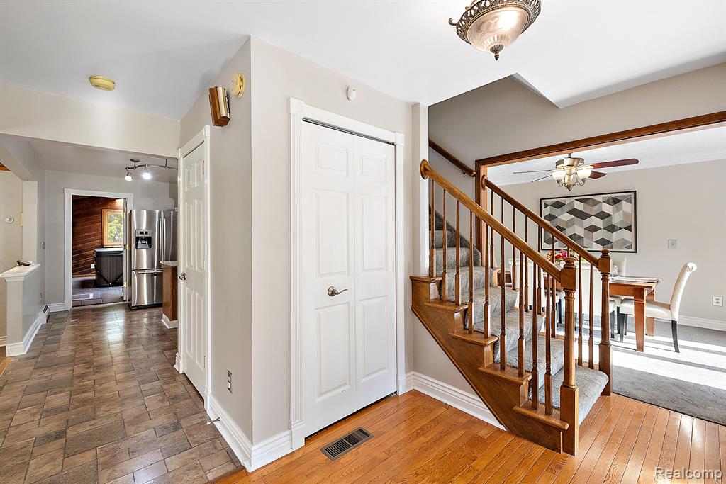 9844 Pine Knob Road Clarkston, MI 48348 - Photo 6 of 65 Gallery Image 6