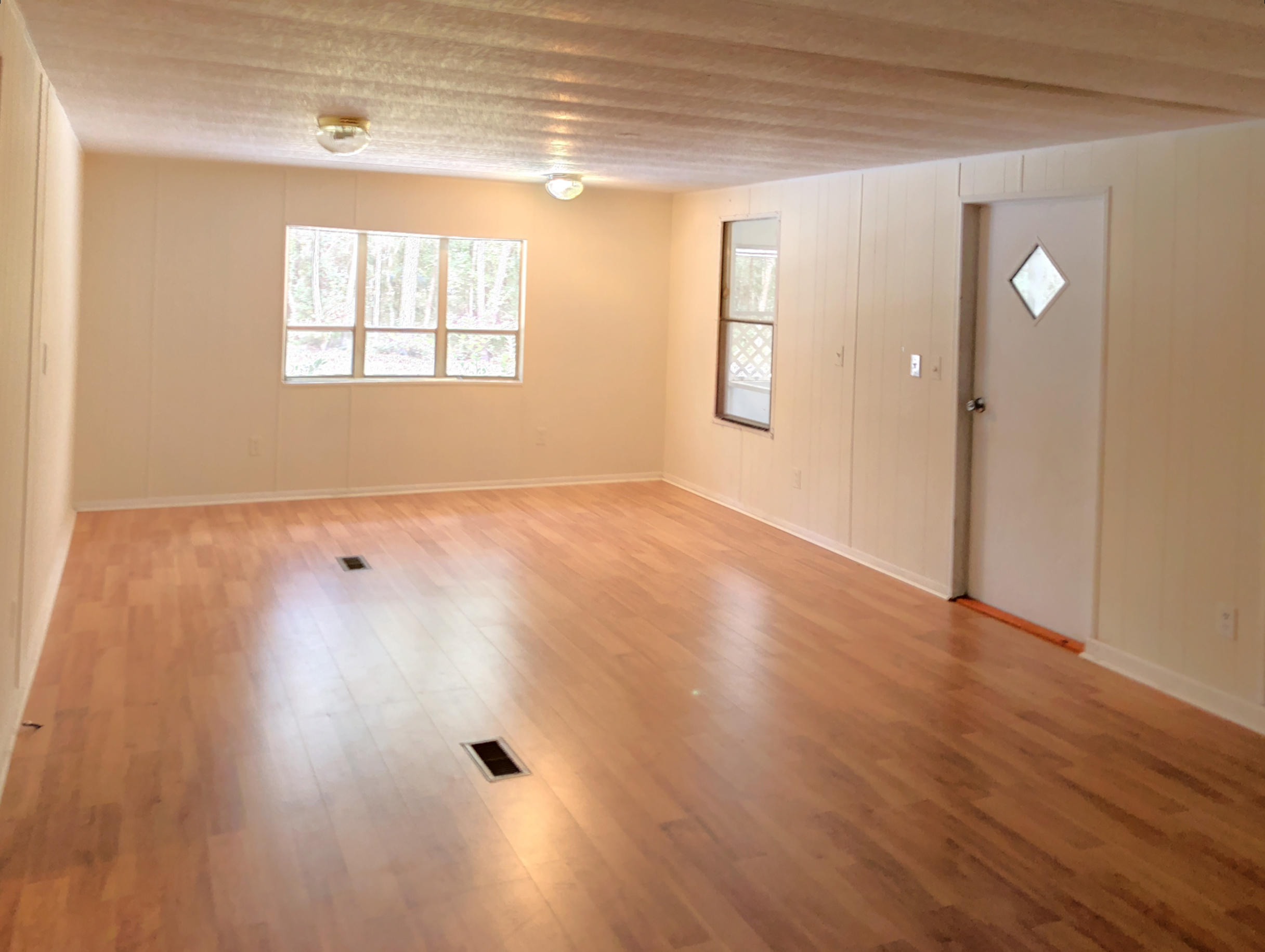 178 Whitfield Road Freeport, FL 32439 - Photo 5 of 29 Gallery Image 5