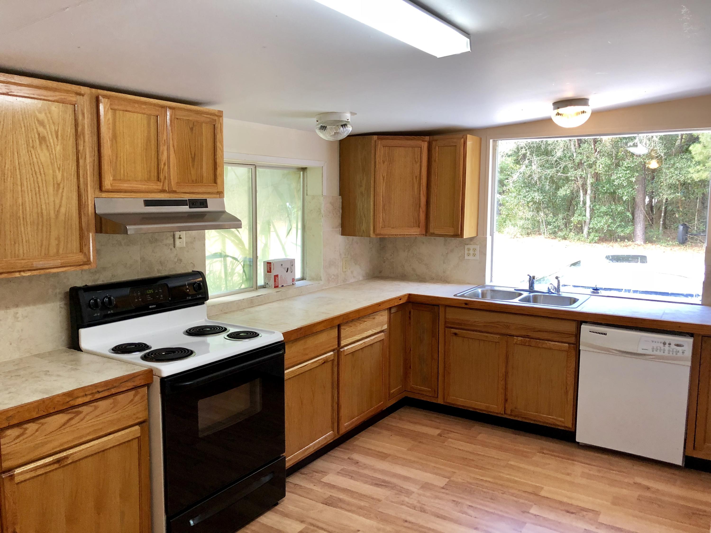 178 Whitfield Road Freeport, FL 32439 - Photo 6 of 29 Gallery Image 6